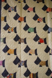 https://www.liveauctioneers.com/item/11085361_hand-stitched-pieced-cotton-scottie-dog-pattern